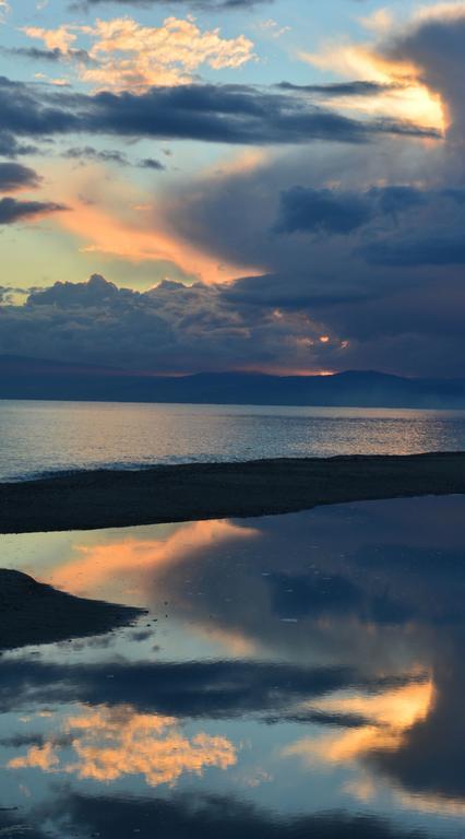 Agriturismo Torre Del Golfo โกรปานี ภายนอก รูปภาพ