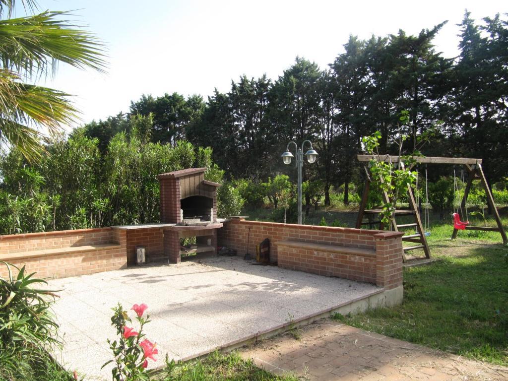 Agriturismo Torre Del Golfo โกรปานี ภายนอก รูปภาพ